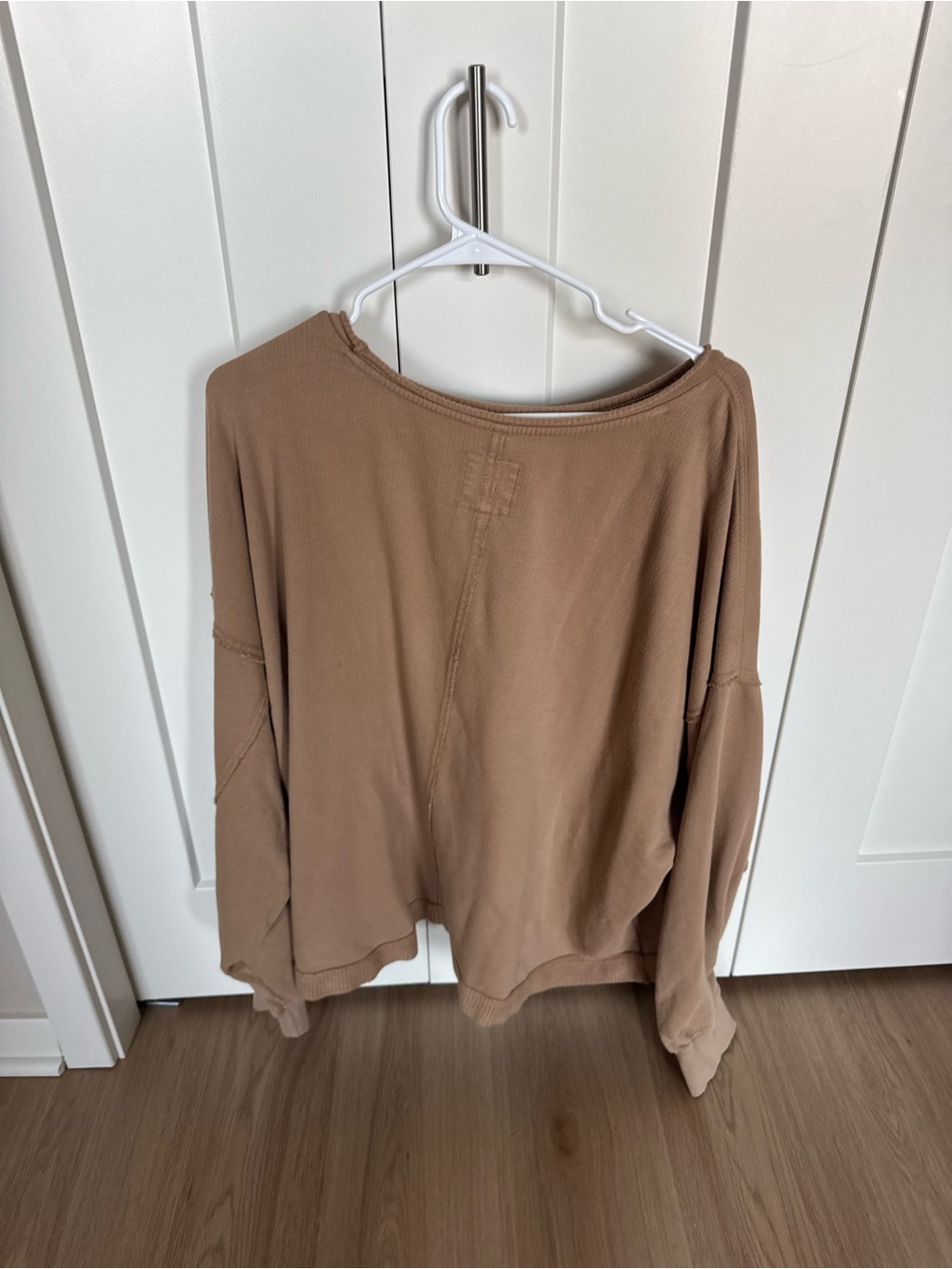 Aerie Vacay Crew Swearshirt Women’s Relaxed Pullover Sweatshirt - Tan/Brown - Picture 3 of 4